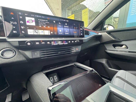 Vehicle image 13 Vehicle image 13