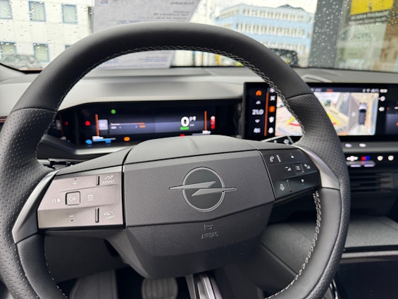 Vehicle image 12 Vehicle image 12