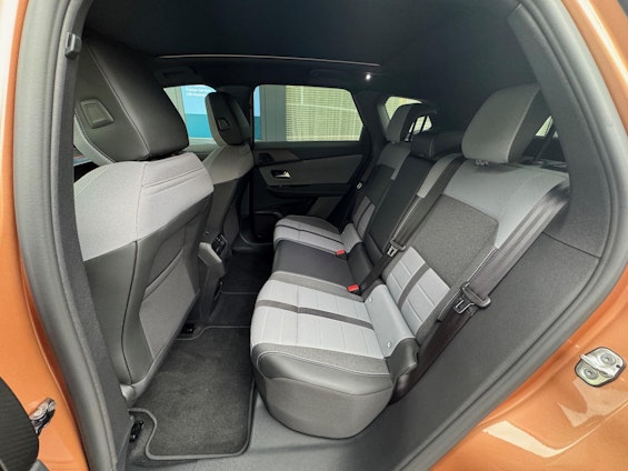 Vehicle image 10 Vehicle image 10