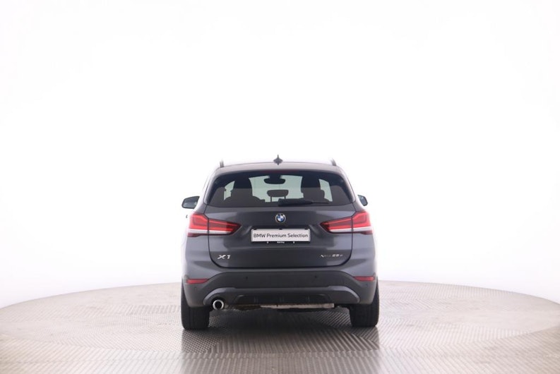 Vehicle image BMW X1