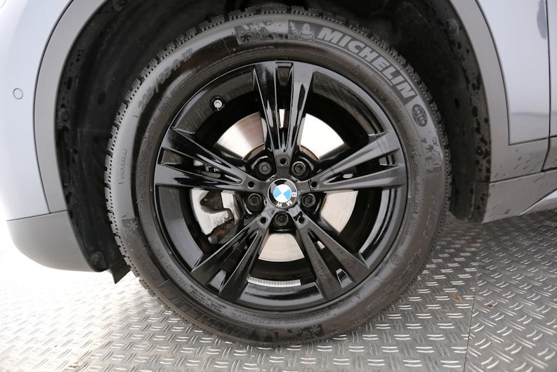 Vehicle image BMW X1