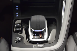 image du véhicule JAGUAR E-Pace 1.5 T 270e R-Dynamic HSE AWD