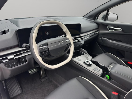 Vehicle image 3 Vehicle image 3