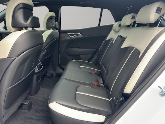 Vehicle image 9 Vehicle image 9