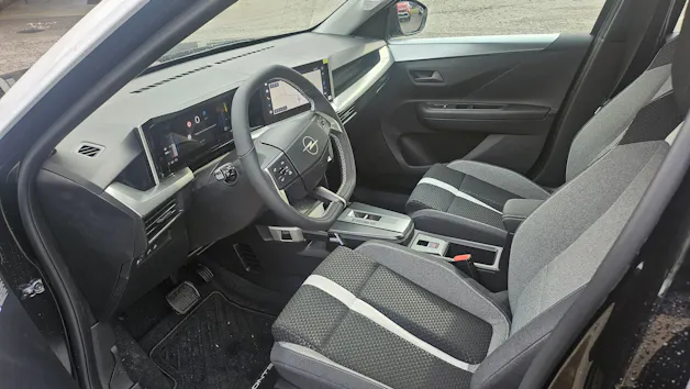 Opel Frontera 1.2 T HEV Edition