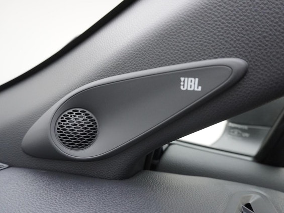 Vehicle image 16 Vehicle image 16