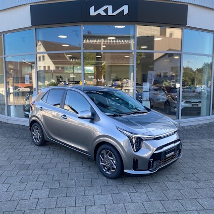 First vehicle image