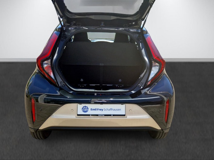Vehicle image TOYOTA AYGO X