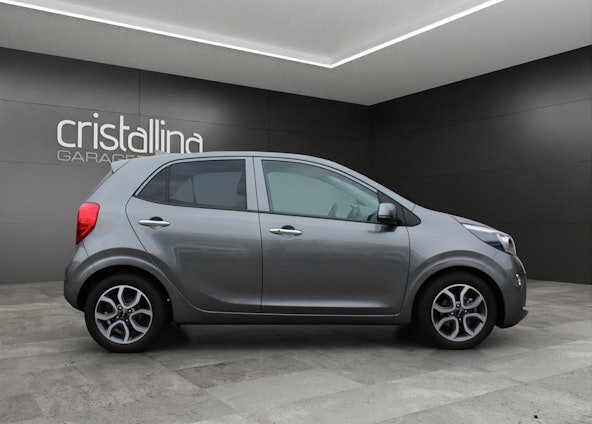 Vehicle image 4 Vehicle image 4