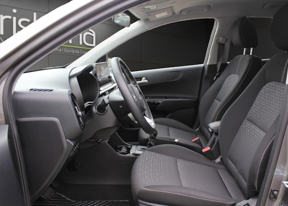 Vehicle image 6 Vehicle image 6