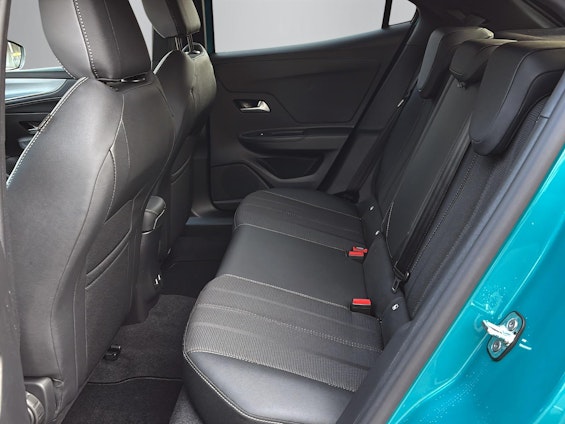 Vehicle image 6 Vehicle image 6