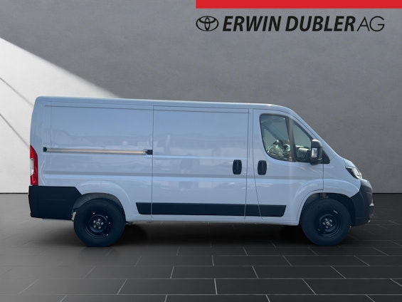 Vehicle image 3 Vehicle image 3