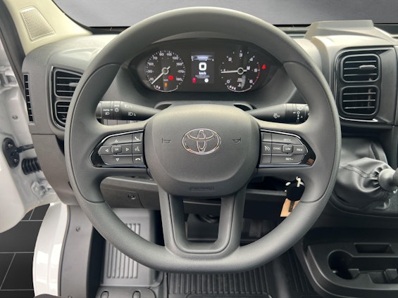 Vehicle image 4 Vehicle image 4