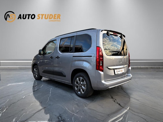 Vehicle image 8 Vehicle image 8