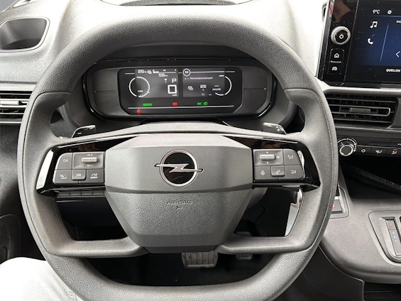 Vehicle image 3 Vehicle image 3