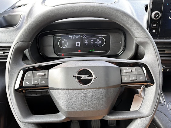 Vehicle image 3 Vehicle image 3