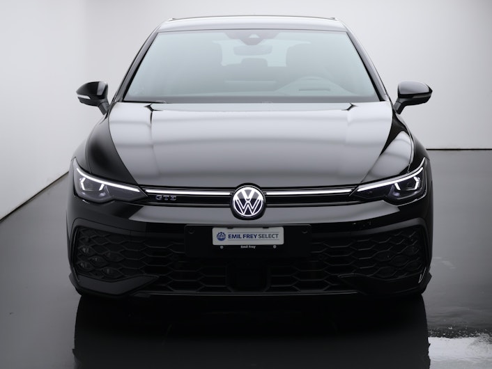 Vehicle image VW GOLF