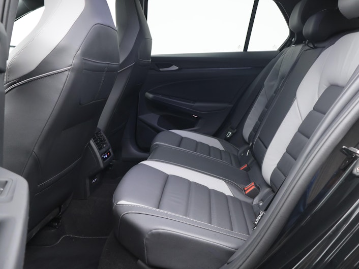 Vehicle image VW GOLF