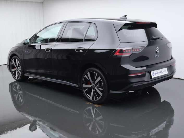 Vehicle image VW GOLF