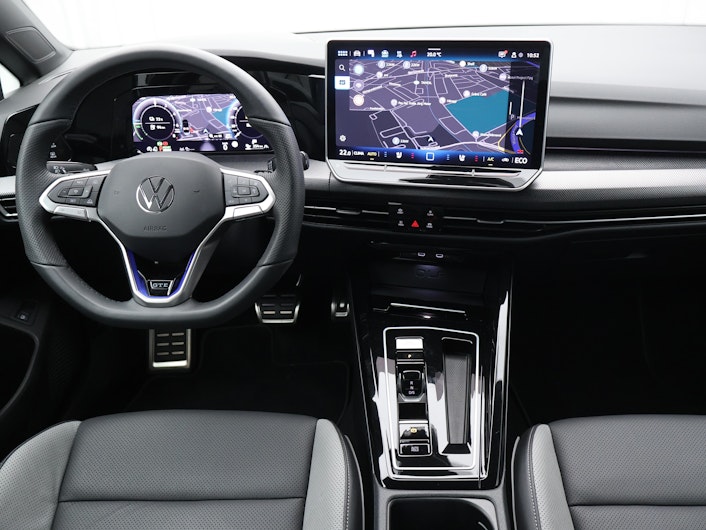 Vehicle image VW GOLF