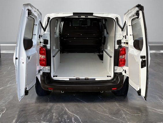 Vehicle image 9 Vehicle image 9