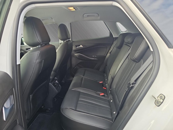 Vehicle image 9 Vehicle image 9