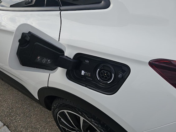 Vehicle image 17 Vehicle image 17