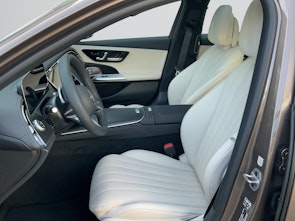 Vehicle image MERCEDES-BENZ E 300 de AMG Line 4matic Kombi