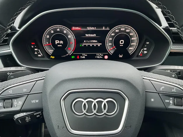 Audi Q3 35 TFSI S line Attraction S-tronic