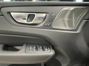 Volvo XC60 2.0 T8 TE Ultra Dark eAWD