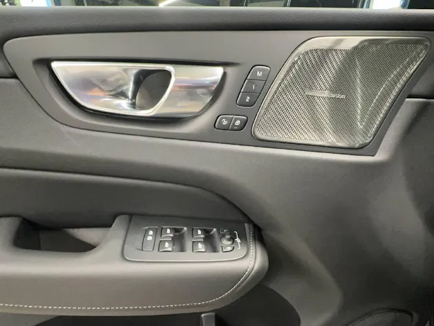 Volvo XC60 2.0 T8 TE Ultra Dark eAWD