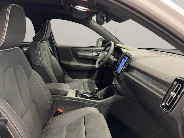 Volvo XC40 2.0 B4 MH Ultra Dark