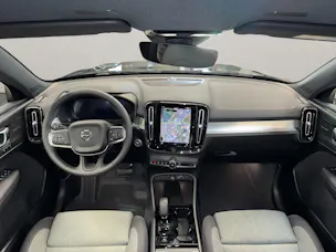 Volvo XC40 2.0 B3 MH Plus Dark