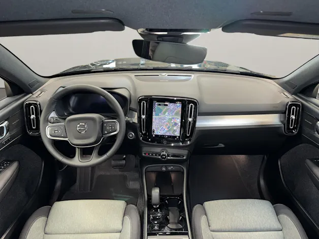 Volvo XC40 2.0 B3 MH Plus Dark