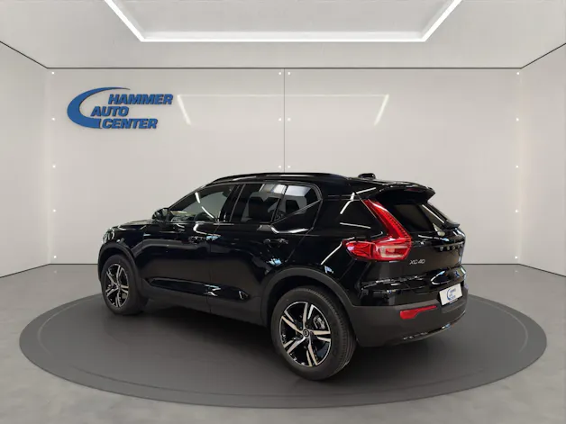 Volvo XC40 2.0 B3 MH Plus Dark