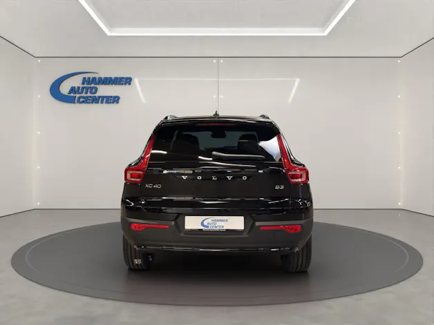 Volvo XC40 2.0 B3 MH Plus Dark