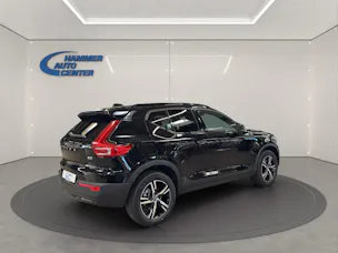 Volvo XC40 2.0 B3 MH Plus Dark