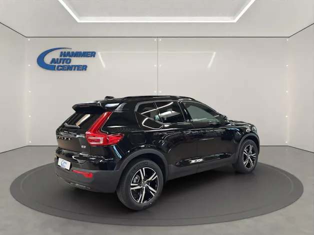 Volvo XC40 2.0 B3 MH Plus Dark