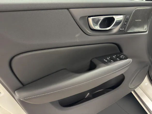 Volvo V60 2.0 B4 Ultra Dark
