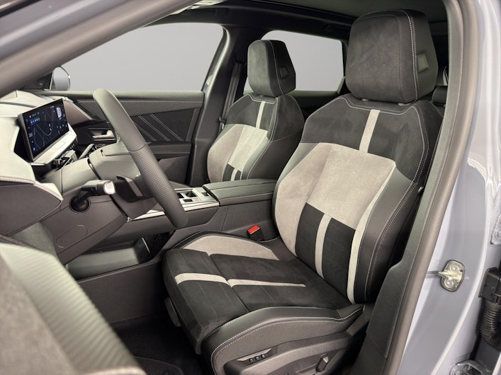 Vehicle image OPEL GRANDLAND