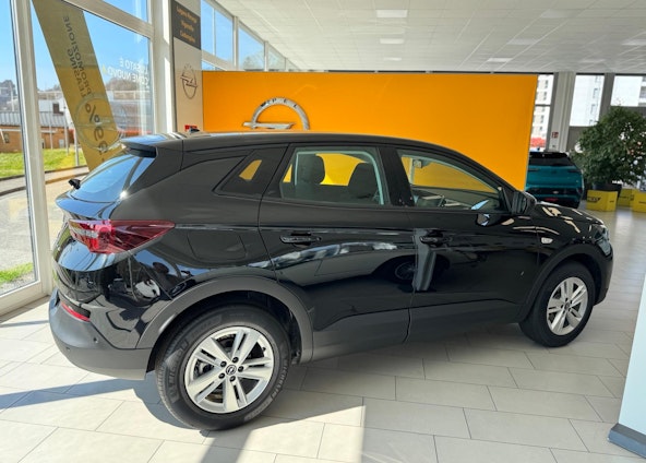 Vehicle image 6 Vehicle image 6