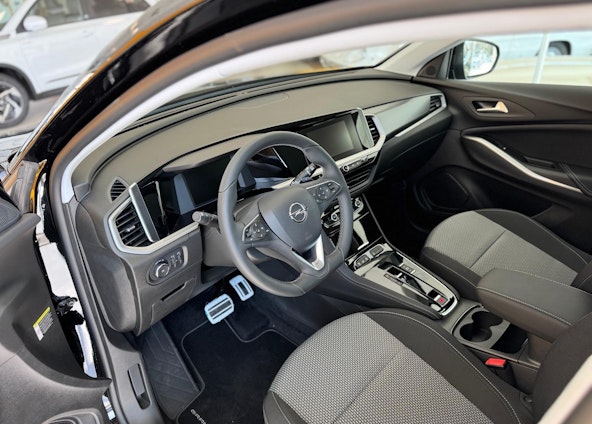 Vehicle image 9 Vehicle image 9