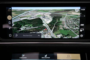 Fahrzeugbild LAND ROVER Range Rover Velar 2.0 T R-Dynamic S