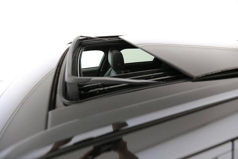 Vehicle image LAND ROVER RANGE ROVER VELAR