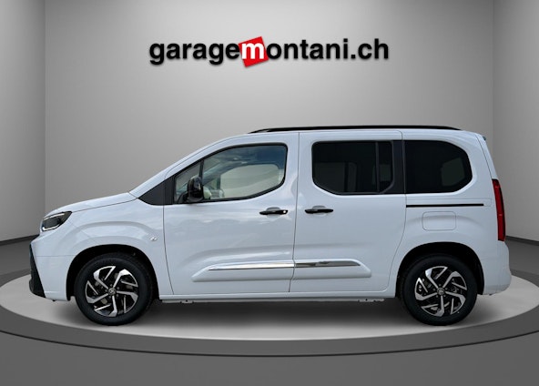 Vehicle image 4 Vehicle image 4