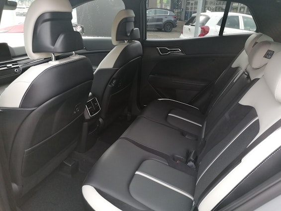 Vehicle image 8 Vehicle image 8