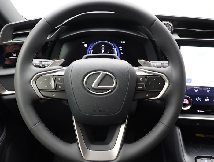 Vehicle image LEXUS RZ