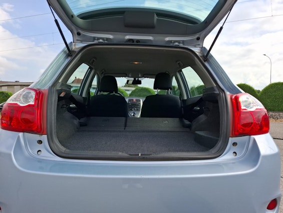 Vehicle image 9