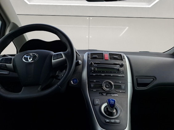 Vehicle image 12