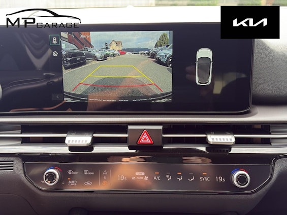 Vehicle image 10 Vehicle image 10